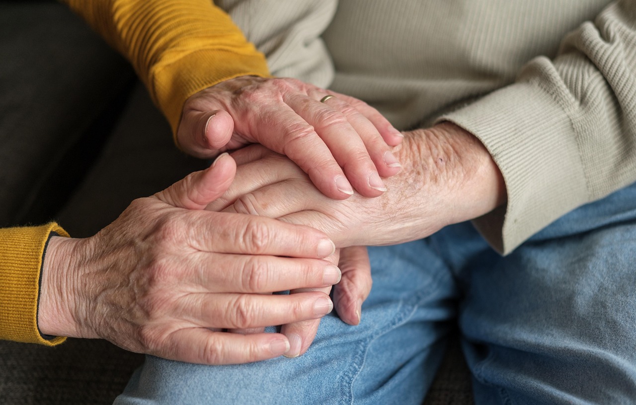 holding hands, elderly, couple, old, old age, concern, care, self-sustainability, help out, seniors, family, love, nursing home, loneliness, together, friendship, senior citizens, support, nursing home, nursing home, nursing home, nursing home, nursing home